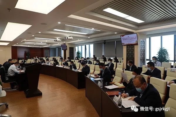 深学细悟强本领 埋头苦干促发展 云博登录地址_云博（中国）
掀起学习贯彻党的十九届六中全会精神热潮